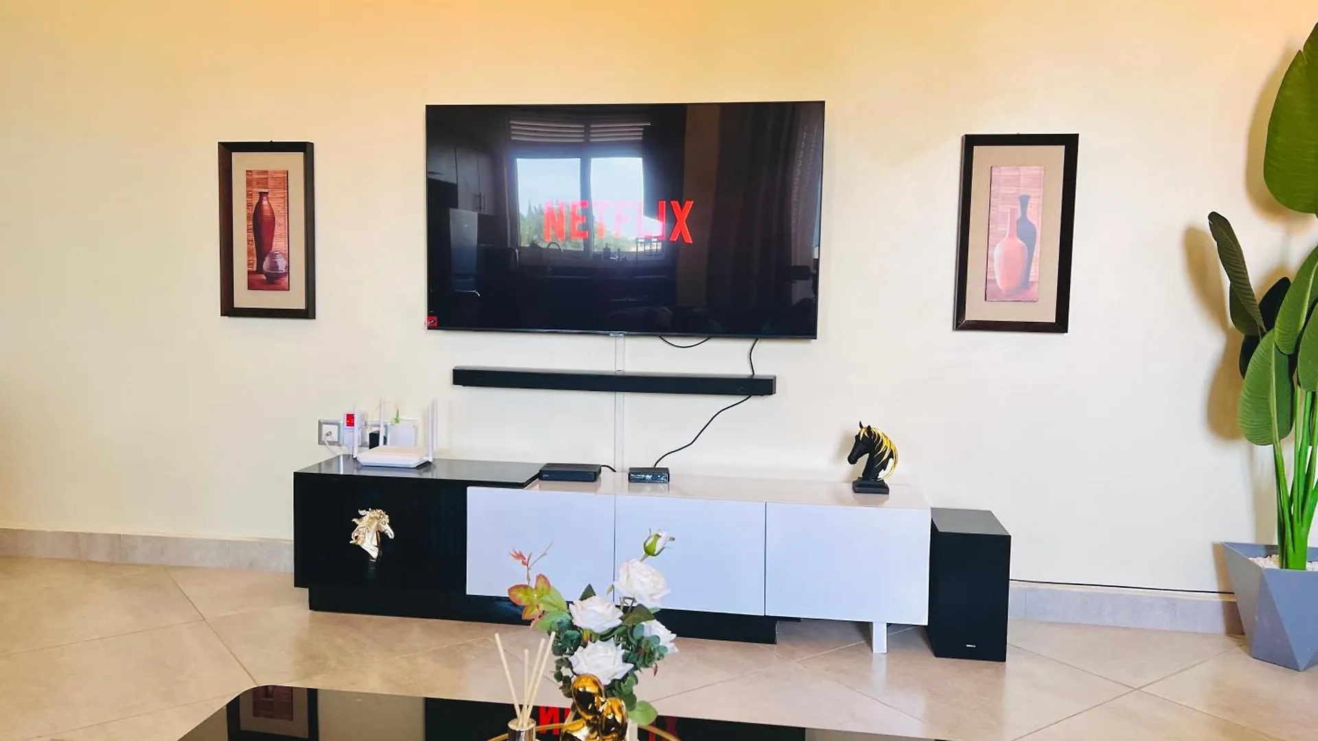 Premium One Bedroom Apartment, Kampala Apartmán